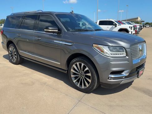 Used 2021 Lincoln Navigator L Reserve AWD/4WD image 3