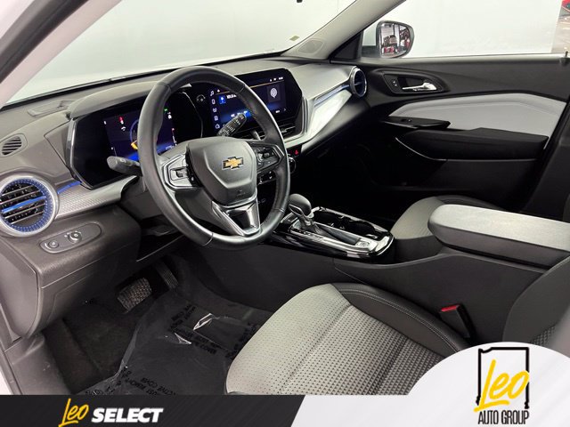 Used 2025 Chevrolet Trax LT w/ Driver Confidence Package FWD image 10