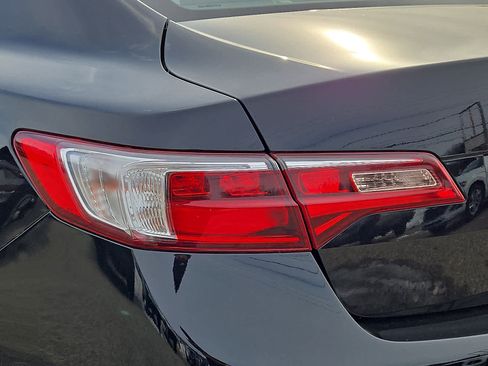 Used 2018 Acura ILX image 11