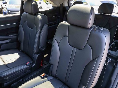Certified 2023 Kia Sorento X-Line EX AWD/4WD image 12