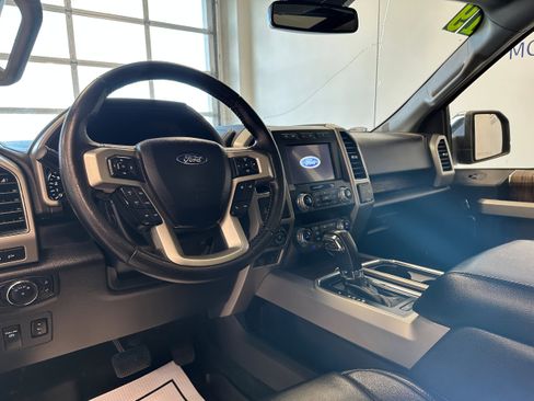 Used 2019 Ford F150 Lariat w/ Equipment Group 502A Luxury AWD/4WD image 10