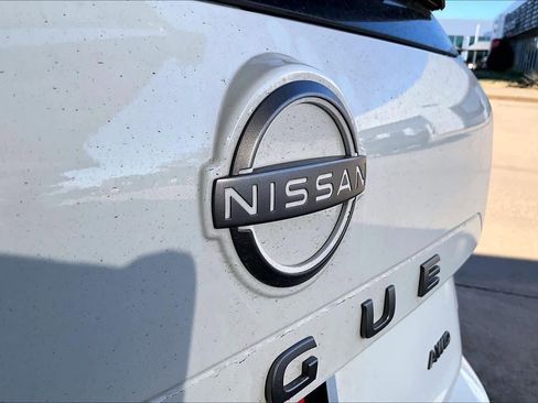 Used 2025 Nissan Rogue S AWD/4WD image 28