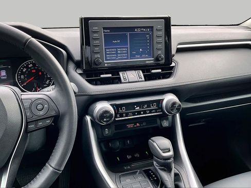 Used 2022 Toyota RAV4 XLE Premium FWD image 6