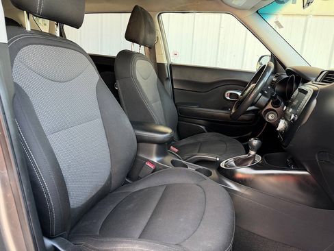 Used 2018 Kia Soul + FWD image 14