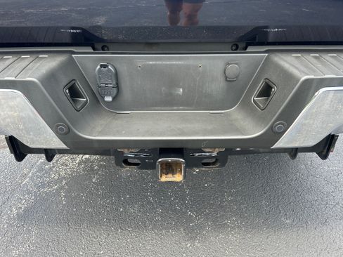Used 2022 Ford F350 XLT w/ XLT Premium Package AWD/4WD image 14
