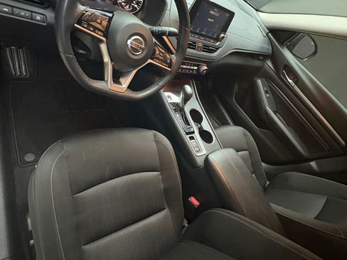 Used 2019 Nissan Altima 2.5 SV image 3