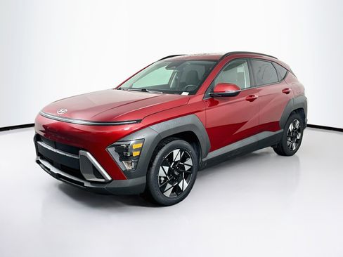 Used 2025 Hyundai Kona SEL FWD image 3