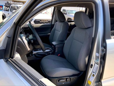 Used 2022 Toyota Tacoma SR5 image 8