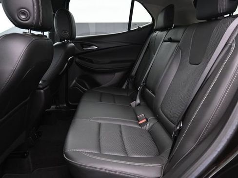 Certified 2021 Buick Encore GX Essence AWD/4WD image 11