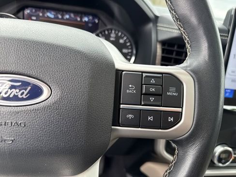 Used 2024 Ford Expedition Limited image 27