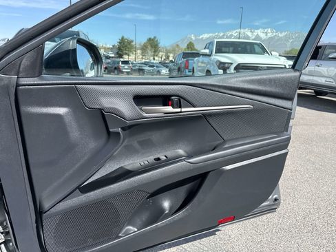 Used 2025 Toyota Camry SE w/ Multimedia Upgrade Package image 18