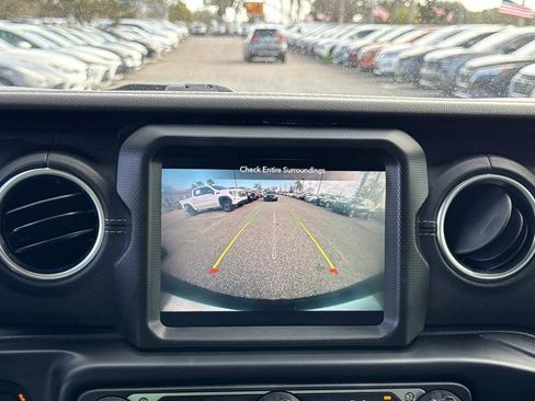 Used 2021 Jeep Wrangler Unlimited Sahara image 24