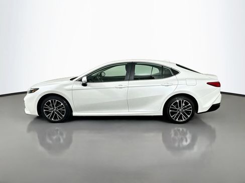 Used 2026 Toyota Camry XLE AWD/4WD image 8