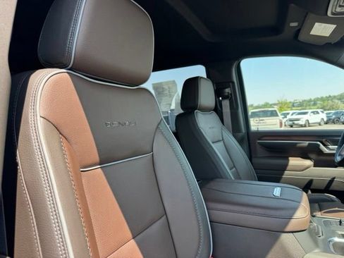 Used 2026 GMC Sierra 3500 Denali AWD/4WD image 32