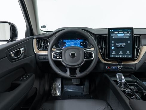New 2026 Volvo XC60 B5 Plus w/ Protection Package Premier AWD/4WD image 17
