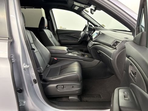 Certified 2024 Honda Passport TrailSport image 31