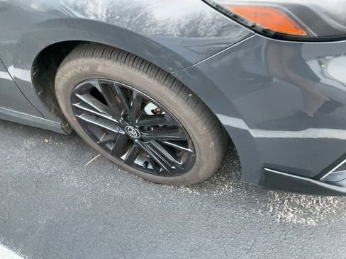 Used 2025 Toyota Camry SE w/ Convenience Package image 3