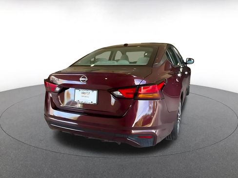 Used 2025 Nissan Altima 2.5 SV FWD image 15