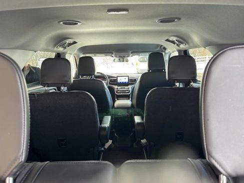 Used 2022 Ford Explorer XLT w/ Equipment Group 202A image 31