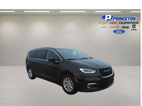 Used 2024 Chrysler Pacifica Touring-L FWD image 1