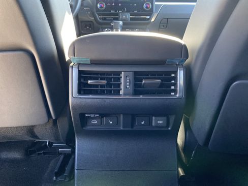 Used 2024 Lexus GX 550 image 39