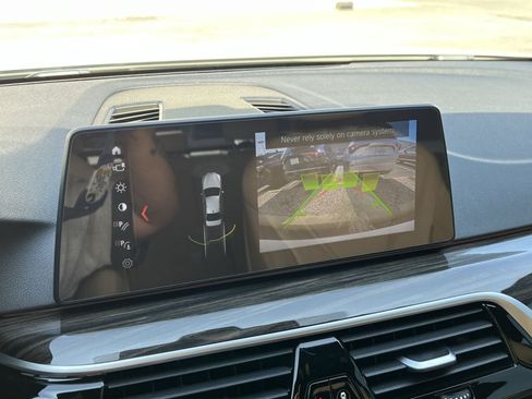 Used 2018 BMW 530i xDrive AWD/4WD image 16