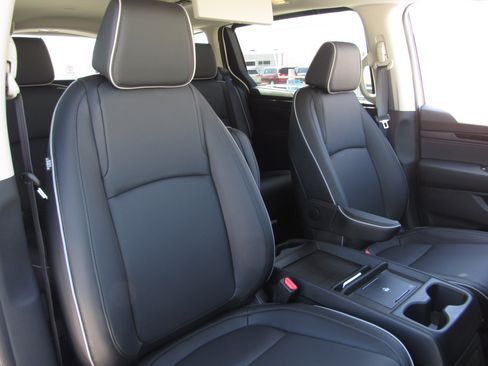 New 2026 Honda Odyssey Touring image 9