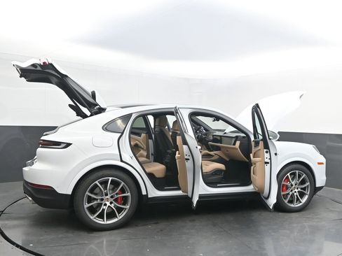 New 2026 Porsche Cayenne S image 46