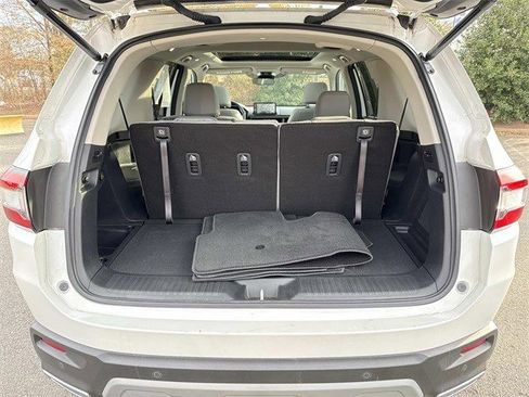 Used 2025 Honda Pilot Touring image 12