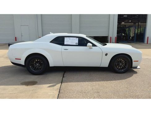 Used 2023 Dodge Challenger SRT Hellcat Redeye RWD image 9
