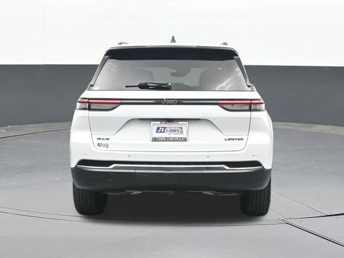 Used 2024 Jeep Grand Cherokee Limited w/ Trailer Tow Package AWD/4WD image 10