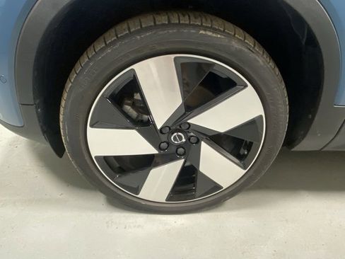 Used 2023 Volvo C40 P8 Recharge Ultimate image 5
