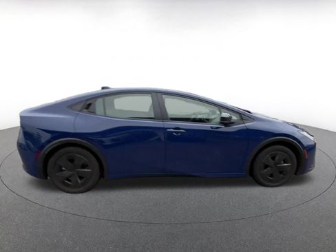 Used 2025 Toyota Prius LE image 16