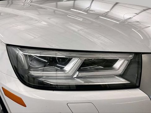 Used 2019 Audi Q5 2.0T Premium Plus w/ Premium Plus Package AWD/4WD image 28