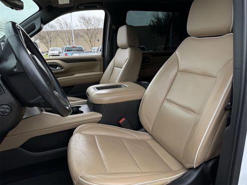 Used 2021 Chevrolet Tahoe Premier w/ Premium Package image 23