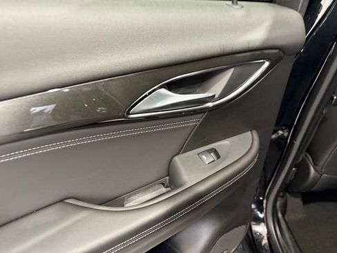 Used 2025 Buick Envision Preferred image 17