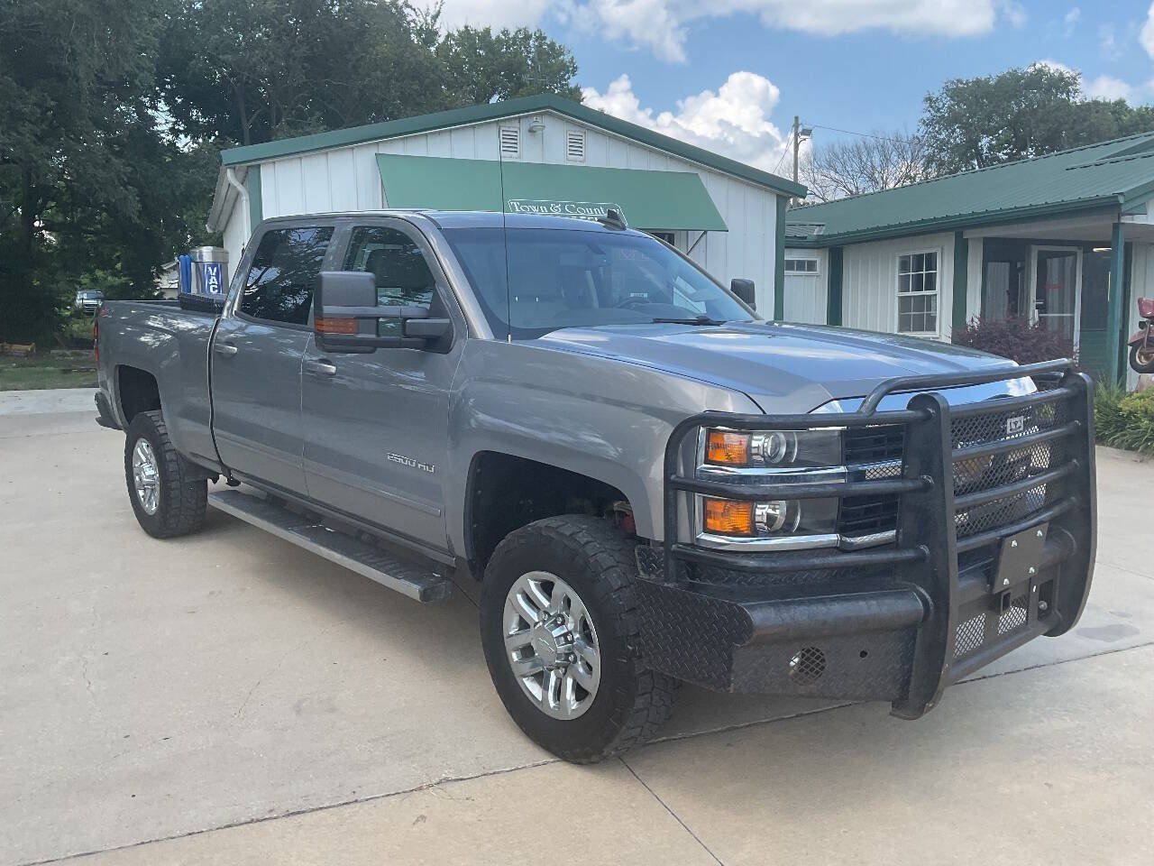 Used 2017 Chevrolet Silverado 2500 LT w/ LT Fleet Convenience Package AWD/4WD image 3