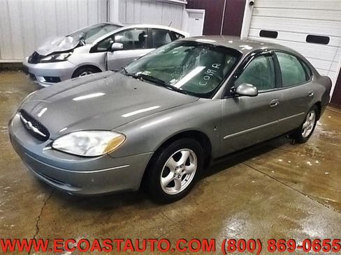 Used 2002 Ford Taurus SES image 2