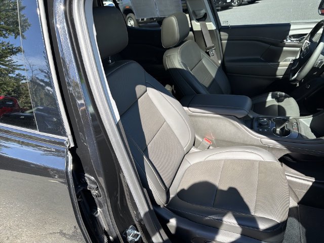 Certified 2023 GMC Acadia SLT w/ Elevation Edition AWD/4WD image 28