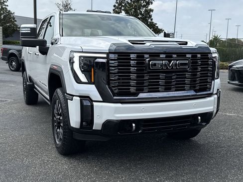 Used 2024 GMC Sierra 2500 Denali Ultimate AWD/4WD image 12