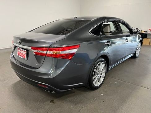 Used 2014 Toyota Avalon XLE Touring FWD image 3