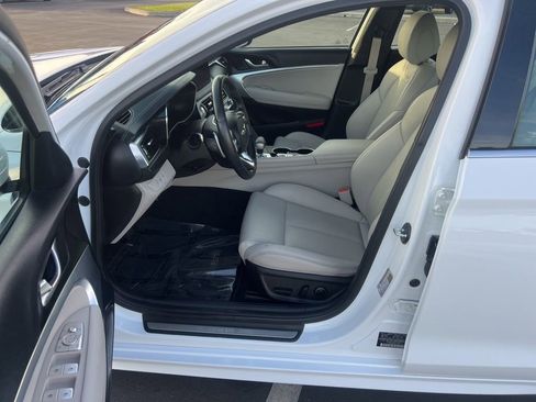 Used 2023 Genesis G70 2.0T RWD image 22