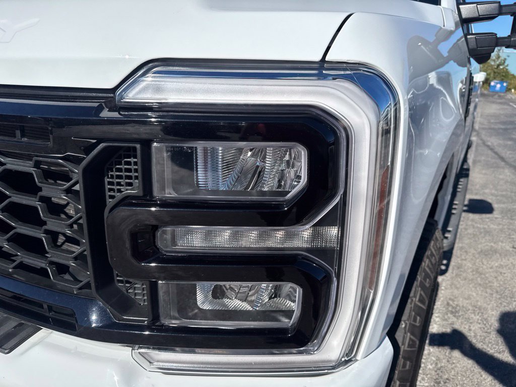 Certified 2025 Ford F250 4x4 Crew Cab Super Duty image 55