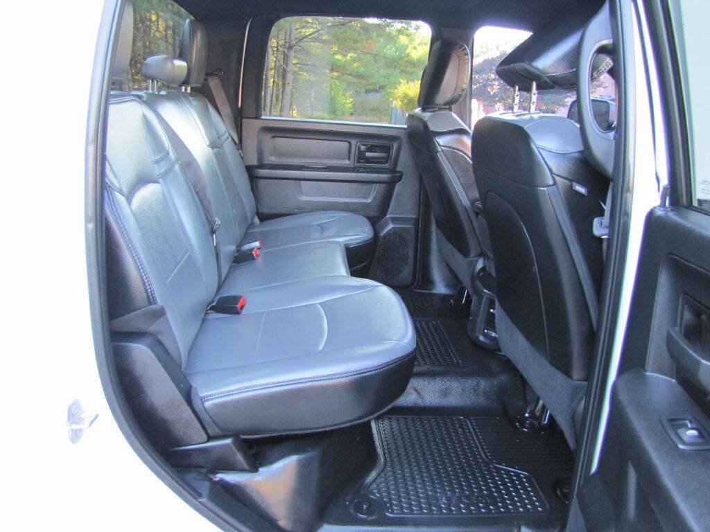 Used 2022 RAM 2500 Tradesman w/ Chrome Appearance Group AWD/4WD image 15