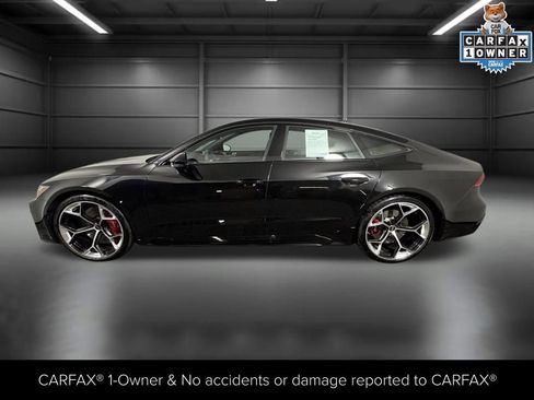 Used 2024 Audi RS 7 Performance w/ Black Optic Package image 3