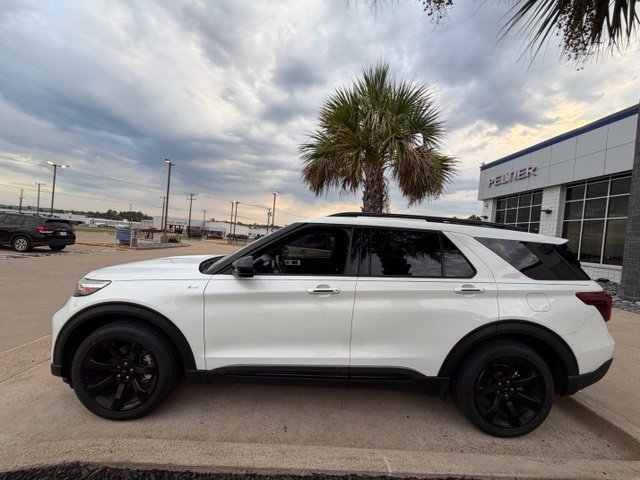 Used 2022 Ford Explorer ST-Line w/ Class IV Trailer Tow Package RWD image 5