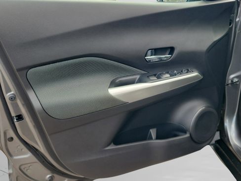 Certified 2020 Nissan Kicks SV image 29