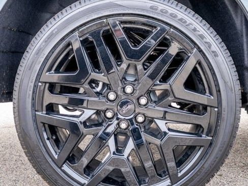 New 2026 Ford Expedition Platinum w/ Stealth Performance Package AWD/4WD image 10