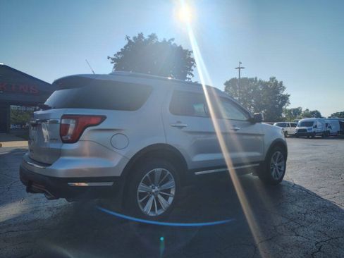 Used 2018 Ford Explorer Limited AWD/4WD image 7
