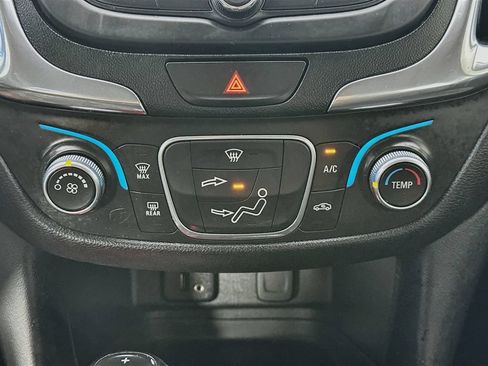 Used 2018 Chevrolet Equinox LT FWD image 18